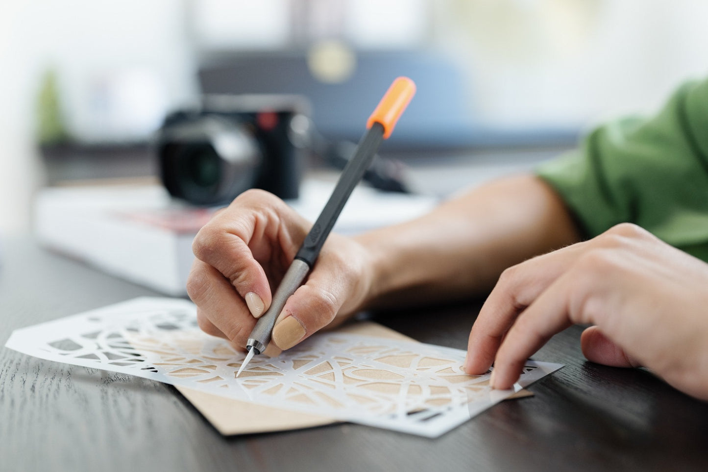 Cutter para manualidades (con tapa de seguridad)